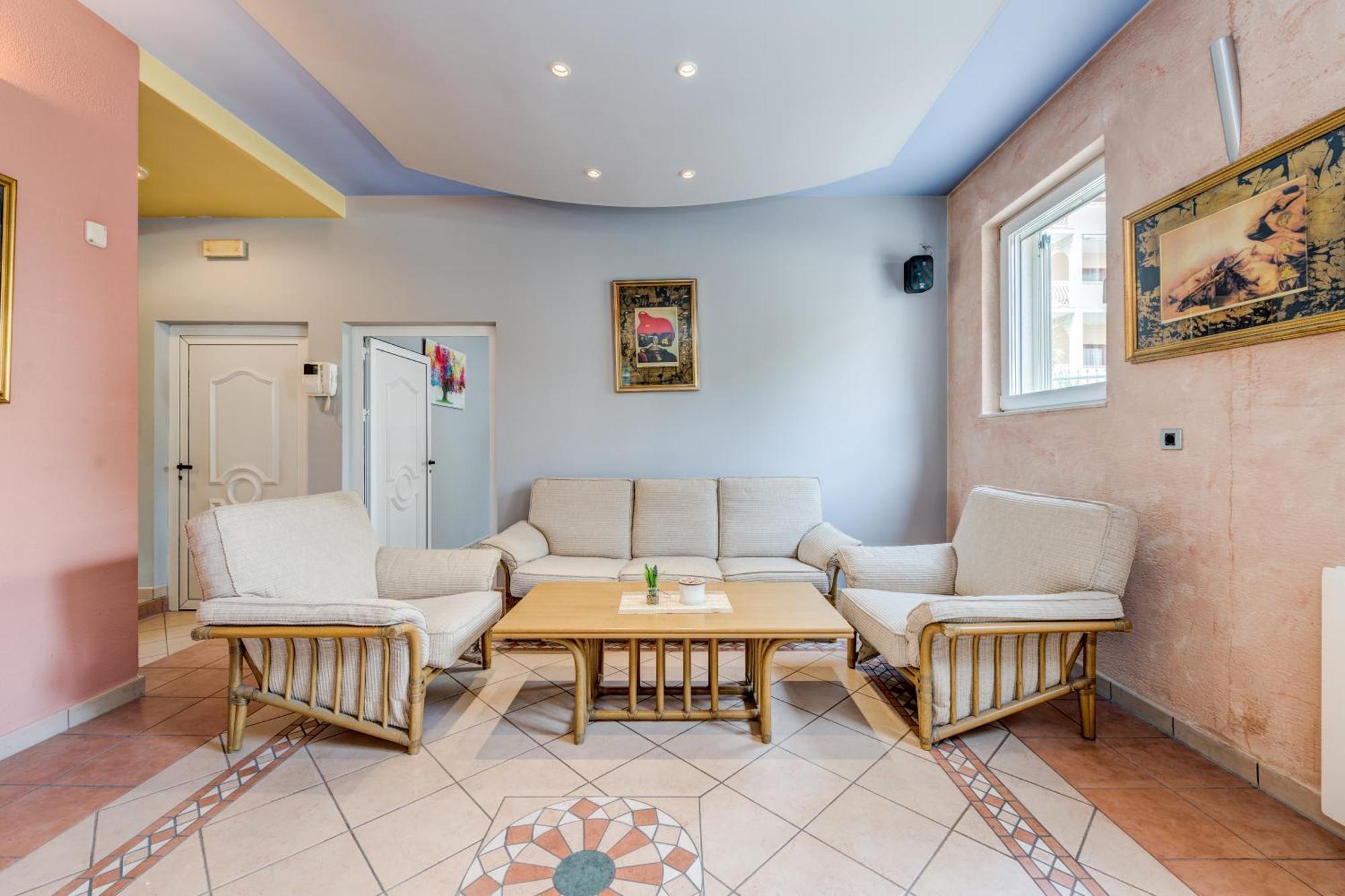 ספליט Blue Dolphin Apartment - Private Indoor Pool, Jacuzzi, Garden מראה חיצוני תמונה