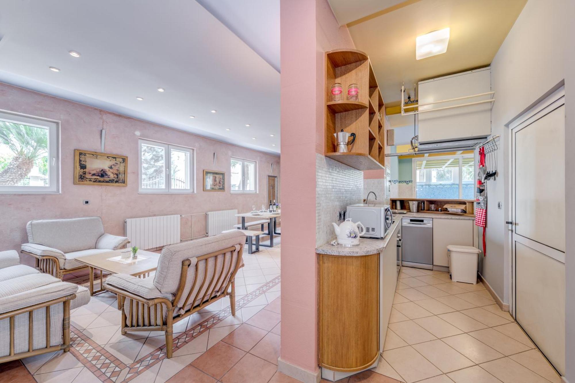 ספליט Blue Dolphin Apartment - Private Indoor Pool, Jacuzzi, Garden מראה חיצוני תמונה