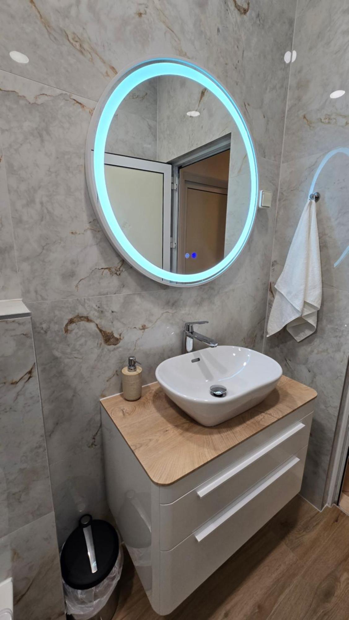ספליט Blue Dolphin Apartment - Private Indoor Pool, Jacuzzi, Garden מראה חיצוני תמונה